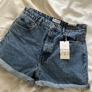 Zara Mom Fit jean shorts, never worn and tags still on!